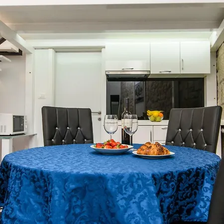 Rea * Τρογκίρ