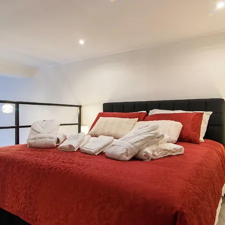 Rea * Τρογκίρ