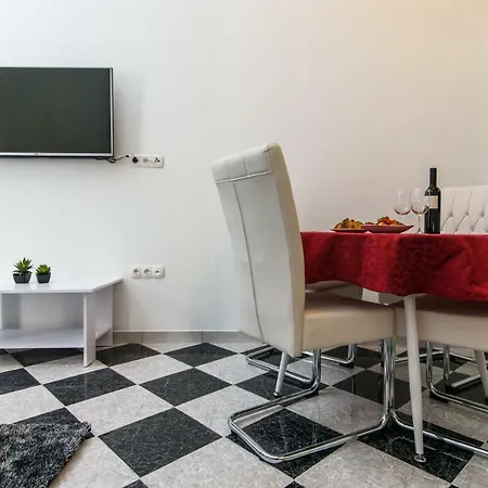 Rea Διαμέρισμα *